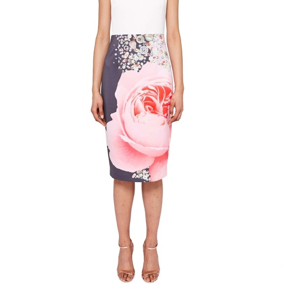 Blenheim Palace Embellished Body-Con Dress - Picture 4 of 8